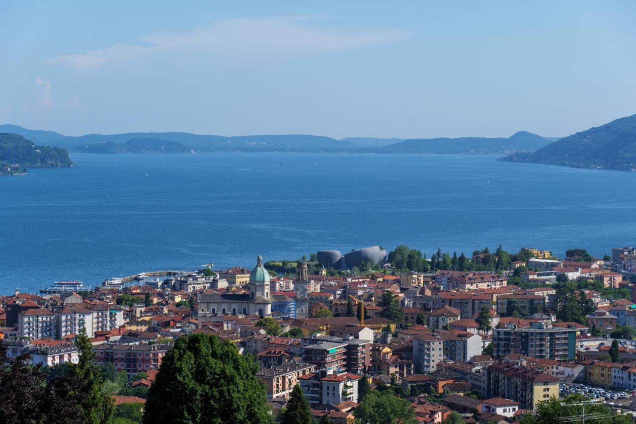 Panoramic'S Loft Tramonto Apartment Verbania Luaran gambar